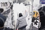A group of young people gathered on the corner of Njegoseva and Aleksa Nenadovic and started cleaning the mural with the image of Ratko Mladic, on which a bucket of paint was thrown. Grupa mladih se okupila na uglu Njegoseve i Alekse Nenadovica i p