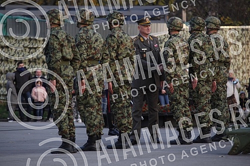 Honorary units of the Serbian Army Guard from the Sava Terrace of the Belgrade Fortress fired honorary artillery fire in honor of the Day of Reconciliation in the First World War - a national holiday in the Republic of Serbia. Pocasne jedinice Gard