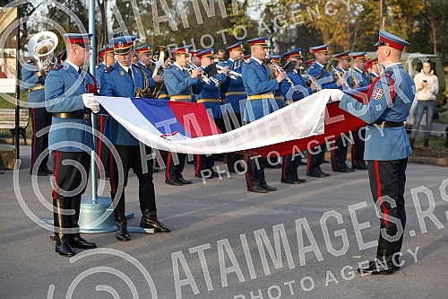 Honorary units of the Serbian Army Guard from the Sava Terrace of the Belgrade Fortress fired honorary artillery fire in honor of the Day of Reconciliation in the First World War - a national holiday in the Republic of Serbia. Pocasne jedinice Gard