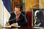 The President of the Assembly of Serbia, Ivica Dacic, has entered himself in the book of condolences on the death of the Deputy President  of the National Assembly, Muamer Zukorlic.Predsednik Skupstine Srbije Ivica Dacic upisao se u knjigu zalosti 