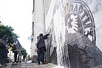 A group of young people gathered on the corner of Njegoseva and Aleksa Nenadovic and started cleaning the mural with the image of Ratko Mladic, on which a bucket of paint was thrown. Grupa mladih se okupila na uglu Njegoseve i Alekse Nenadovica i p