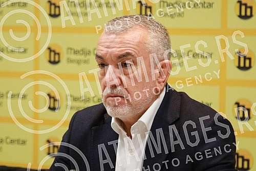 In the Media Center PCI awards were given for contributions that best illustrate multiethnic coexistence. U Medija centru su dodeljene  PCI nagrade za priloge koji najbolje oslikavaju multietnicki suzivot.