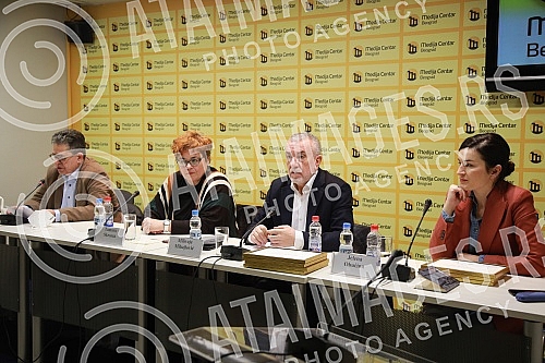 In the Media Center PCI awards were given for contributions that best illustrate multiethnic coexistence. U Medija centru su dodeljene  PCI nagrade za priloge koji najbolje oslikavaju multietnicki suzivot.