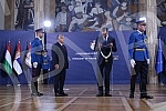 The President of Serbia, Aleksandar Vucich, presented the Prime Minister of Hungary, Viktor Orban, with the Order of the Republic of Serbia on a large necklace for outstanding services in developing and consolidating peaceful cooperation and friendly