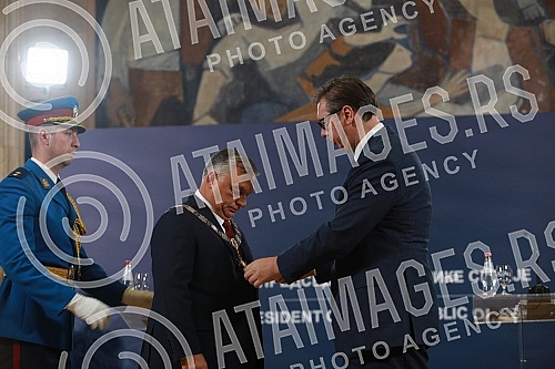 The President of Serbia, Aleksandar Vucich, presented the Prime Minister of Hungary, Viktor Orban, with the Order of the Republic of Serbia on a large necklace for outstanding services in developing and consolidating peaceful cooperation and friendly