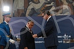 The President of Serbia, Aleksandar Vucich, presented the Prime Minister of Hungary, Viktor Orban, with the Order of the Republic of Serbia on a large necklace for outstanding services in developing and consolidating peaceful cooperation and friendly