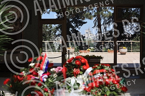In the House of Flowers, admirers of the character and work of Josip Broz Tito marked the 41st anniversary of the death of the lifelong president of the Socialist Federal Republic of Yugoslavia and the League of Communists of Yugoslavia. U Kuci cve
