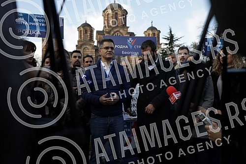In Tasmajdan Park, People's Party President Vuk Jeremic issued a statement regarding criminal charges against Serbian Prime Minister Ana Brnabic and Ministers Zorana Mihajlovic and Irena Vujovic in connection with plans to open a Rio Tinto lithium mi