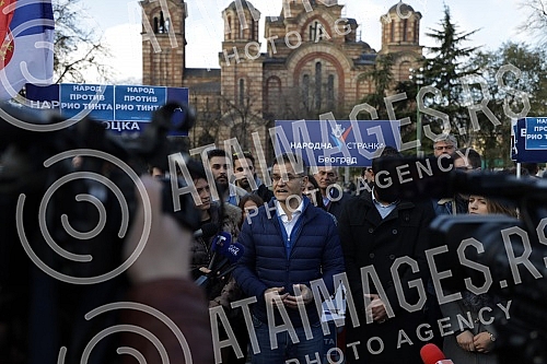 In Tasmajdan Park, People's Party President Vuk Jeremic issued a statement regarding criminal charges against Serbian Prime Minister Ana Brnabic and Ministers Zorana Mihajlovic and Irena Vujovic in connection with plans to open a Rio Tinto lithium mi