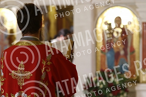 In the Cathedral of Saint Sava in Vracar, Serbian Patriarch Porfirije served the hierarch's liturgy on the occasion of the anniversary of the death of the 45th head of the Serbian Orthodox Church, Irinej.

U Hramu Svetog Save na Vracaru patrijarh srp