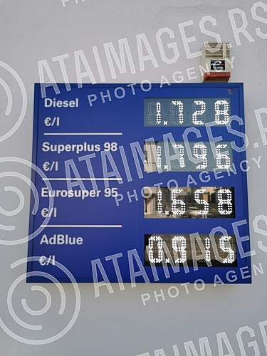 Fuel prices at gas stations in Luxembourg are rising day by day.Cene goriva na benzinskim pumpama u Luksemburgu rastu iz dana u dan.