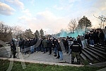 Fans of the Fejenodra football club, which will play the first game of the eighth finals of the League of Conferences against FC Partizan at 6:45 pm at the stadium in Humska, went to the stadium from the Republic Square with police escort.Navijaci 