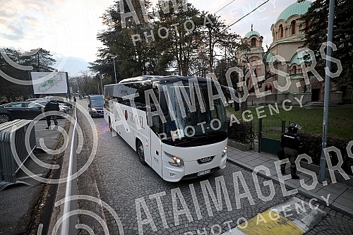 Buses with members of the Fejenodra football club team arrived in Humska street.Autobusi sa clanovima ekipe fudbalskog kluba Fejenodra stigli su u Humsku.
