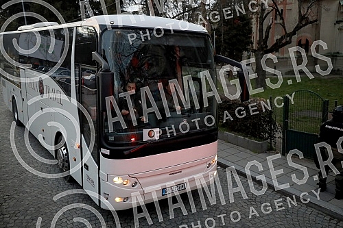 Buses with members of the Fejenodra football club team arrived in Humska street.Autobusi sa clanovima ekipe fudbalskog kluba Fejenodra stigli su u Humsku.