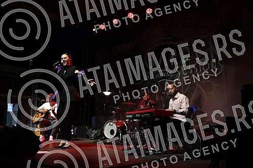 One of the most famous pop singers in Serbia, Aleksandra Radovic, performed her Acoustic concert as part of the Garden Sessions series of concerts held at the Jevremovac Botanical Garden.Sa svojim programom Acoustic koncert u sklopu Garden Sessions