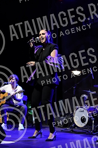 One of the most famous pop singers in Serbia, Aleksandra Radovic, performed her Acoustic concert as part of the Garden Sessions series of concerts held at the Jevremovac Botanical Garden.Sa svojim programom Acoustic koncert u sklopu Garden Sessions