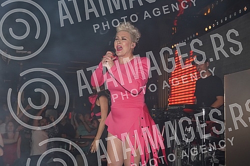 Performance of Indira Levak (Indira ex Colonia) held in raft Port.Nastup Indire Levak na splavu Port.