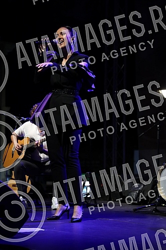 One of the most famous pop singers in Serbia, Aleksandra Radovic, performed her Acoustic concert as part of the Garden Sessions series of concerts held at the Jevremovac Botanical Garden.Sa svojim programom Acoustic koncert u sklopu Garden Sessions