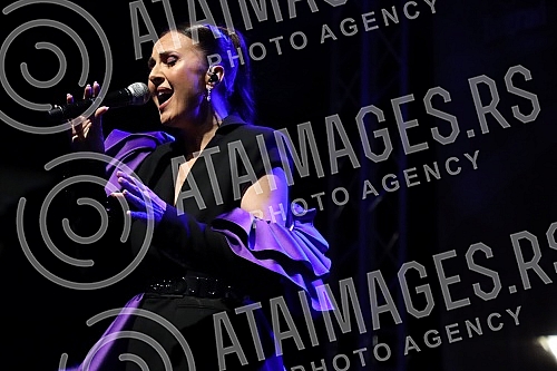 One of the most famous pop singers in Serbia, Aleksandra Radovic, performed her Acoustic concert as part of the Garden Sessions series of concerts held at the Jevremovac Botanical Garden.Sa svojim programom Acoustic koncert u sklopu Garden Sessions