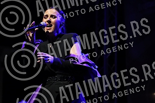 One of the most famous pop singers in Serbia, Aleksandra Radovic, performed her Acoustic concert as part of the Garden Sessions series of concerts held at the Jevremovac Botanical Garden.Sa svojim programom Acoustic koncert u sklopu Garden Sessions