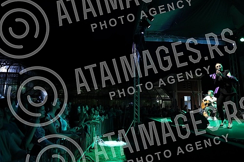 One of the most famous pop singers in Serbia, Aleksandra Radovic, performed her Acoustic concert as part of the Garden Sessions series of concerts held at the Jevremovac Botanical Garden.Sa svojim programom Acoustic koncert u sklopu Garden Sessions