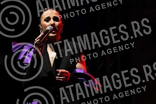 One of the most famous pop singers in Serbia, Aleksandra Radovic, performed her Acoustic concert as part of the Garden Sessions series of concerts held at the Jevremovac Botanical Garden.Sa svojim programom Acoustic koncert u sklopu Garden Sessions