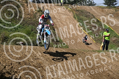 A motocross competition was held at the MX Park Tresnjari track in Kraljevo.Na stazi MX park Tresnjari u Kraljevu odrzano je takmicenje u moto krosu.