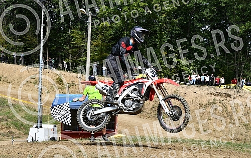 A motocross competition was held at the MX Park Tresnjari track in Kraljevo.Na stazi MX park Tresnjari u Kraljevu odrzano je takmicenje u moto krosu.