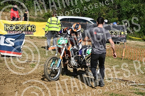 A motocross competition was held at the MX Park Tresnjari track in Kraljevo.Na stazi MX park Tresnjari u Kraljevu odrzano je takmicenje u moto krosu.