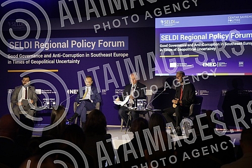 The regional forum on good governance and anti-corruption policies in times of geopolitical uncertainty was opened by the ambassadors of the European Union and the USA to Serbia, Emanuele Giaufret and Christopher Hill.Regionalni forum o dobrom upra