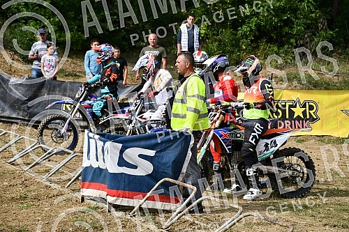 A motocross competition was held at the MX Park Tresnjari track in Kraljevo.Na stazi MX park Tresnjari u Kraljevu odrzano je takmicenje u moto krosu.