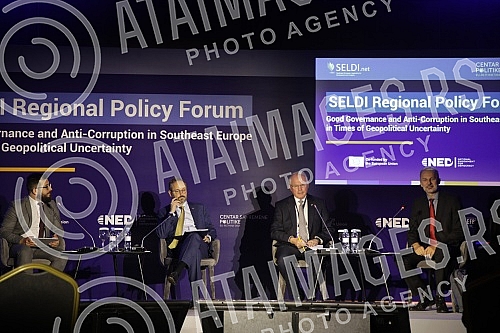 The regional forum on good governance and anti-corruption policies in times of geopolitical uncertainty was opened by the ambassadors of the European Union and the USA to Serbia, Emanuele Giaufret and Christopher Hill.Regionalni forum o dobrom upra