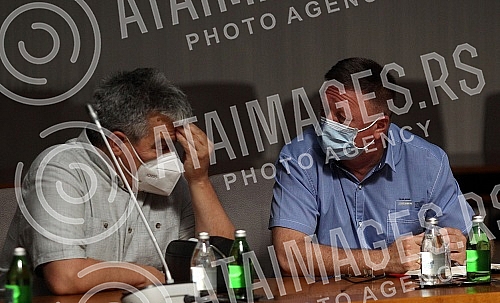 The Minister of Health, Zlatibor Loncar, met with the directors of health institutions and hospitals in the Palace of Serbia.Ministar zdravlja Zlatibora Loncar sastao se sa direktorima zdravstvenih ustanova i kovid bolnica u Palati Srbije.