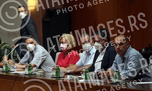 The Minister of Health, Zlatibor Loncar, met with the directors of health institutions and hospitals in the Palace of Serbia.Ministar zdravlja Zlatibora Loncar sastao se sa direktorima zdravstvenih ustanova i kovid bolnica u Palati Srbije.