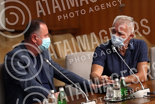 The Minister of Health, Zlatibor Loncar, met with the directors of health institutions and hospitals in the Palace of Serbia.Ministar zdravlja Zlatibora Loncar sastao se sa direktorima zdravstvenih ustanova i kovid bolnica u Palati Srbije.
