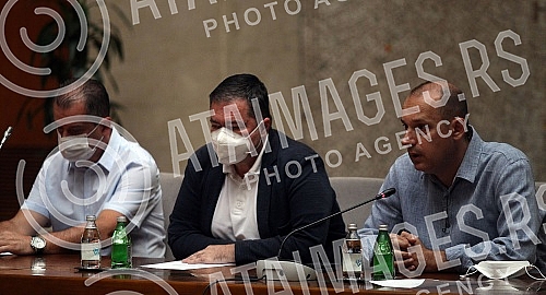 The Minister of Health, Zlatibor Loncar, met with the directors of health institutions and hospitals in the Palace of Serbia.Ministar zdravlja Zlatibora Loncar sastao se sa direktorima zdravstvenih ustanova i kovid bolnica u Palati Srbije.