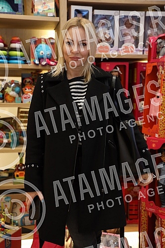 Promotion of new products of the BeSafe and Ergobaby brands with certified educators was held in the Jungle Baby store.Promocija novih proizvoda brendova BeSafe i Ergobaby uz sertifikovane edukatore odrzana je u Jungle Baby prodavnici.