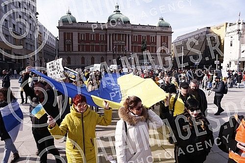 A rally in support of Ukraine and against the dictatorship in Russia and Belarus was held on the Republic Square, organized by an informal group of the Russian, Ukrainian and Belarusian diasporas.Na Trgu Republike odrzan je skup podrske Ukrajini i 