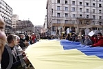 A rally in support of Ukraine and against the dictatorship in Russia and Belarus was held on the Republic Square, organized by an informal group of the Russian, Ukrainian and Belarusian diasporas.Na Trgu Republike odrzan je skup podrske Ukrajini i 