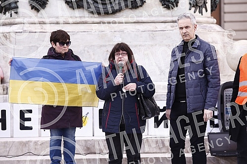 A rally in support of Ukraine and against the dictatorship in Russia and Belarus was held on the Republic Square, organized by an informal group of the Russian, Ukrainian and Belarusian diasporas.Na Trgu Republike odrzan je skup podrske Ukrajini i 