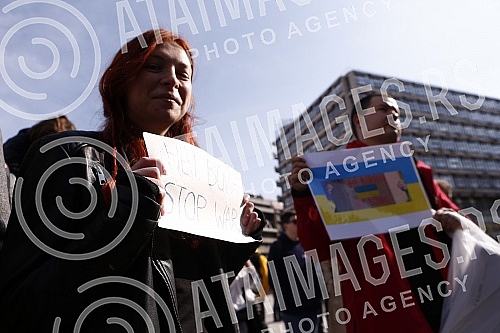 A rally in support of Ukraine and against the dictatorship in Russia and Belarus was held on the Republic Square, organized by an informal group of the Russian, Ukrainian and Belarusian diasporas.Na Trgu Republike odrzan je skup podrske Ukrajini i 