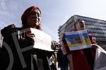A rally in support of Ukraine and against the dictatorship in Russia and Belarus was held on the Republic Square, organized by an informal group of the Russian, Ukrainian and Belarusian diasporas.Na Trgu Republike odrzan je skup podrske Ukrajini i 