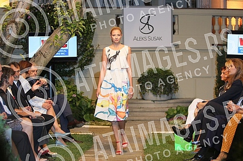 Canadian Embassy in Serbia organized a fashion show of the Canadian designer of Serbian origin Aleks Susak and displayed her latest collection COLOUR within the traditional event BELGRADE FASHION NIGHTS.Ambasada Kanade u Srbiji organizovala je modnu