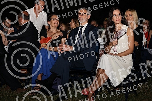 Chansonnier Barbara Pravi held a concert within BELEF in the Jevremovac Botanical Garden.Sansonjerka Barbara Pravi odrzala je koncert u okviru BELEF-a u Botanickoj basti Jevremovac.
