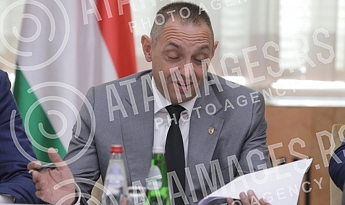 A meeting of officials from Serbia, Austria and Hungary on the management of migration processes was held in the Palace of Serbia.U Palati Srbija odrzan je sastanak zvanicnika Srbije, Austrije i Madjarske o upravljanju procesima migracija.