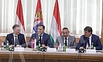A meeting of officials from Serbia, Austria and Hungary on the management of migration processes was held in the Palace of Serbia.U Palati Srbija odrzan je sastanak zvanicnika Srbije, Austrije i Madjarske o upravljanju procesima migracija.
