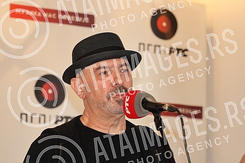 The promotion of the second album of the group DRAM 