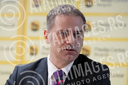 A press conference at which the opposition parties presented the 