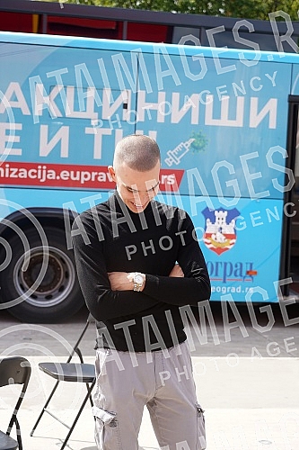 Rapper Mihajlo Veruovic - Voyage, as part of the action that Skymusic is implementing in cooperation with the City of Belgrade, pointed out the importance of vaccination in front of the 