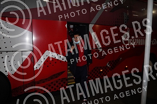 Delije, Red Star FC fans, organized a reception for the football players who achieved a historic success with a draw against Braga (1: 1) on Thursday night - a direct placement in the eighth finals of the Europa League, which is the biggest result of